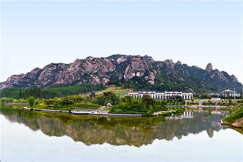 11月29日14:00时 活动地点:山东省日照市五莲县五莲山风景区飞天